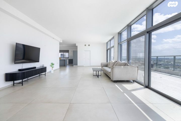 דופלקס, אבן גבירול, רחובות