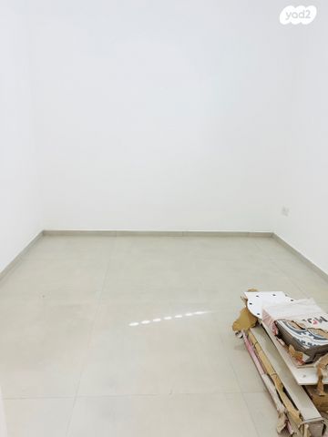 דירה, שדרות הילד 13, שכונת בן גוריון, מרכז העיר ג', רמת גן