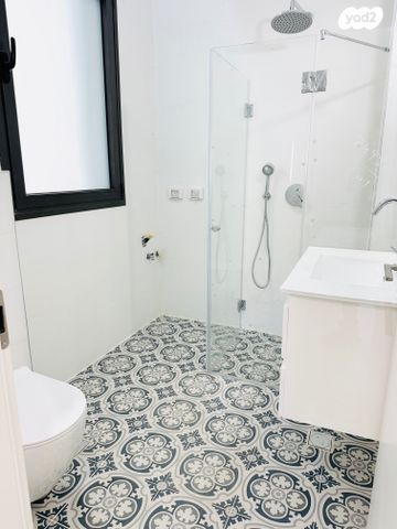 דירה, שדרות הילד 13, שכונת בן גוריון, מרכז העיר ג', רמת גן