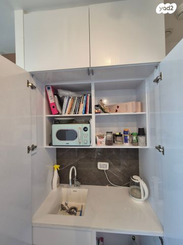 משרדים, הרב ניסנבאום 37, בת ים