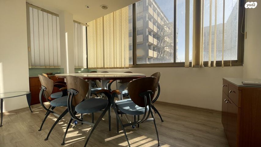 משרדים, מעבר יבוק, נחלת יצחק, תל אביב יפו