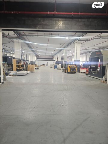 מבני תעשיה, מפעלי נחם הר טוב