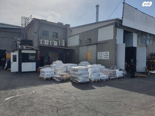 מבני תעשיה, אזור תעשיה ב, חולון