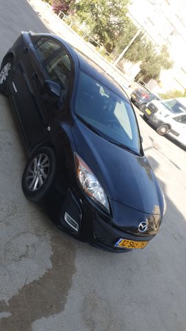 מודעת רכב מאזדה 3