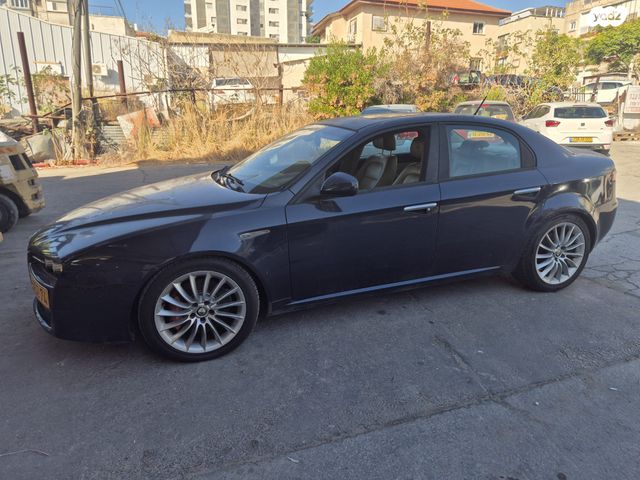 אלפא רומיאו 159