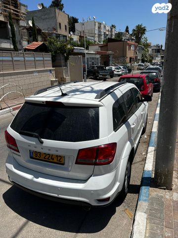 מודעת רכב דודג' ג'רני