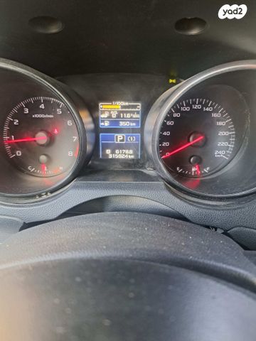 סובארו B4/לגאסי