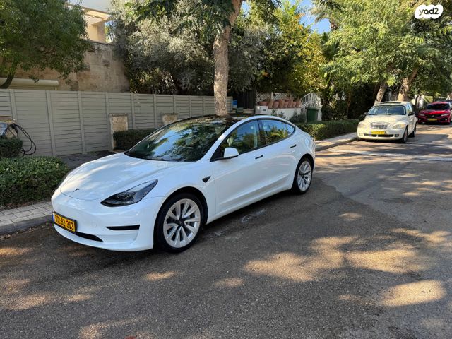 מודעת רכב טסלה מודל 3