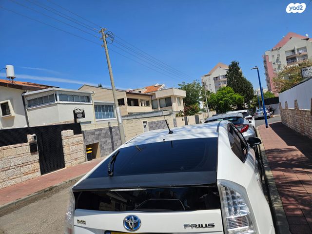 טויוטה פריוס