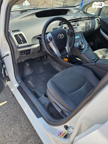 מודעת רכב טויוטה פריוס