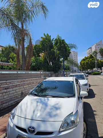 טויוטה פריוס