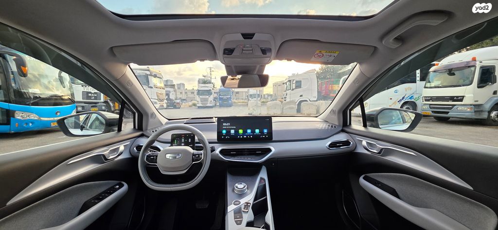 מודעת רכב ג׳ילי Geometry C