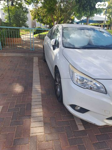 סובארו B4/לגאסי