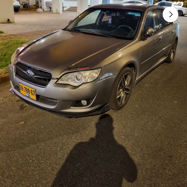 סובארו B4/לגאסי