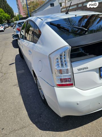 טויוטה פריוס