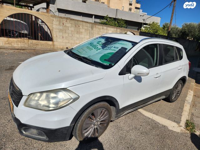 קרוסאובר GLX אוט׳ 1.6 (120 כ״ס)