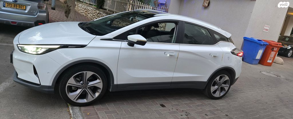 מודעת רכב ג׳ילי Geometry C