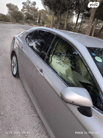 טויוטה קאמרי