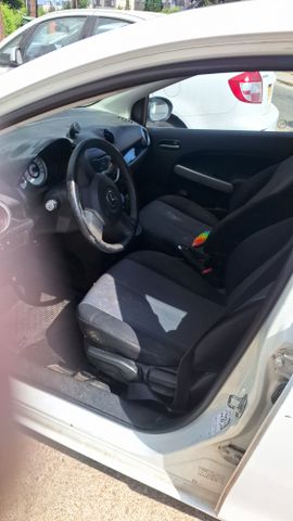 מודעת רכב מאזדה 2