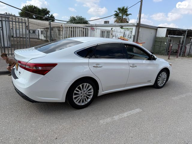 טויוטה אוולון