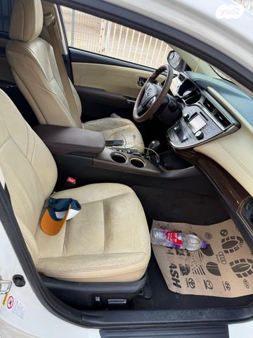 טויוטה אוולון