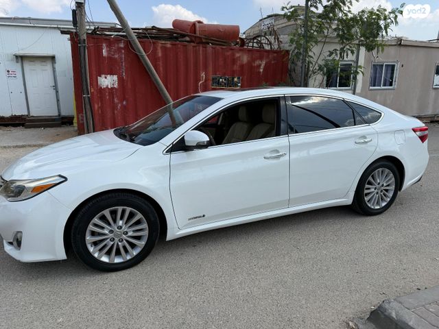 טויוטה אוולון