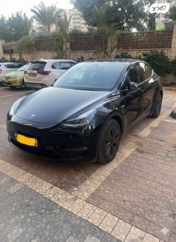 מודעת רכב טסלה מודל Y