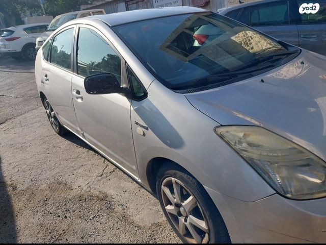 טויוטה פריוס