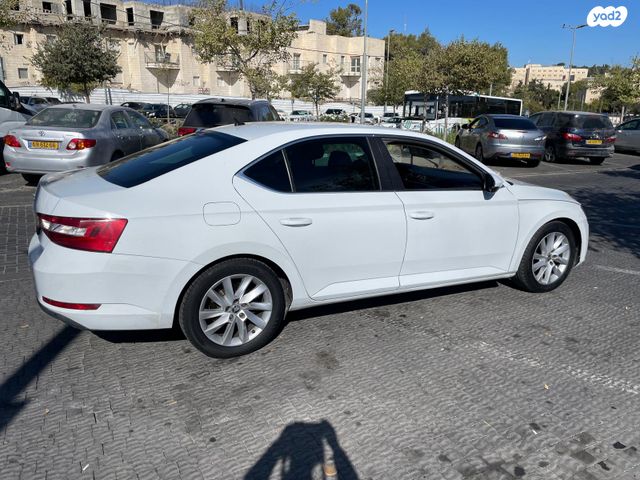 מודעת רכב סקודה סופרב