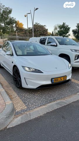 מודעת רכב טסלה מודל 3