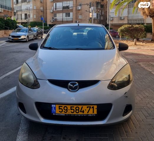 מודעת רכב מאזדה 2