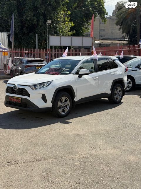 מודעת רכב טויוטה RAV4