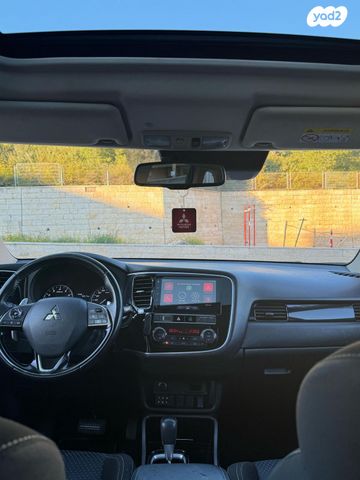 מיצובישי אאוטלנדר