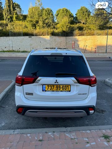 מיצובישי אאוטלנדר