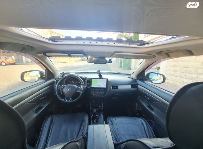 מיצובישי אאוטלנדר