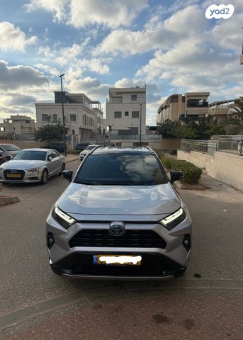 טויוטה RAV4