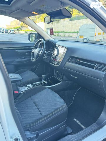 מיצובישי אאוטלנדר