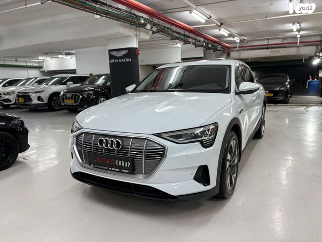 מודעת רכב אאודי E-tron