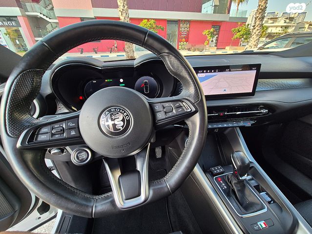 אלפא רומיאו טונלה