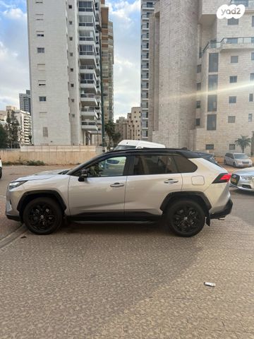 טויוטה RAV4