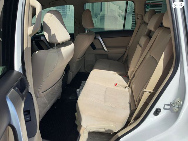 טויוטה לנד קרוזר