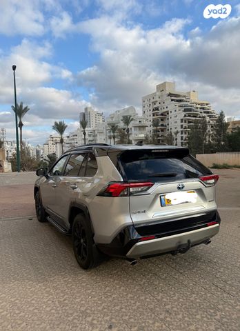 טויוטה RAV4