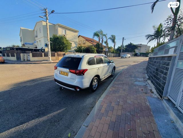 מיצובישי אאוטלנדר