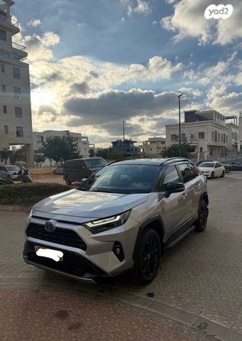 טויוטה RAV4