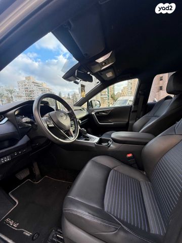 טויוטה RAV4