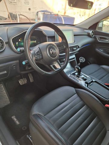 מודעת רכב אם ג'י EHS PHEV