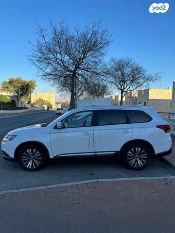 מיצובישי אאוטלנדר