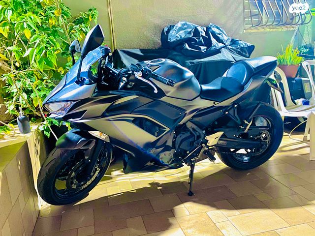 קאוואסאקי נינג'ה 650