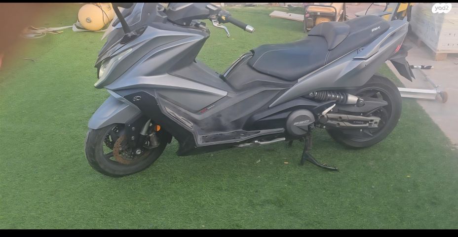 מודעת רכב קימקו AK 550