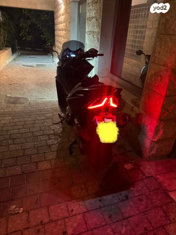 מודעת רכב קימקו AK 550